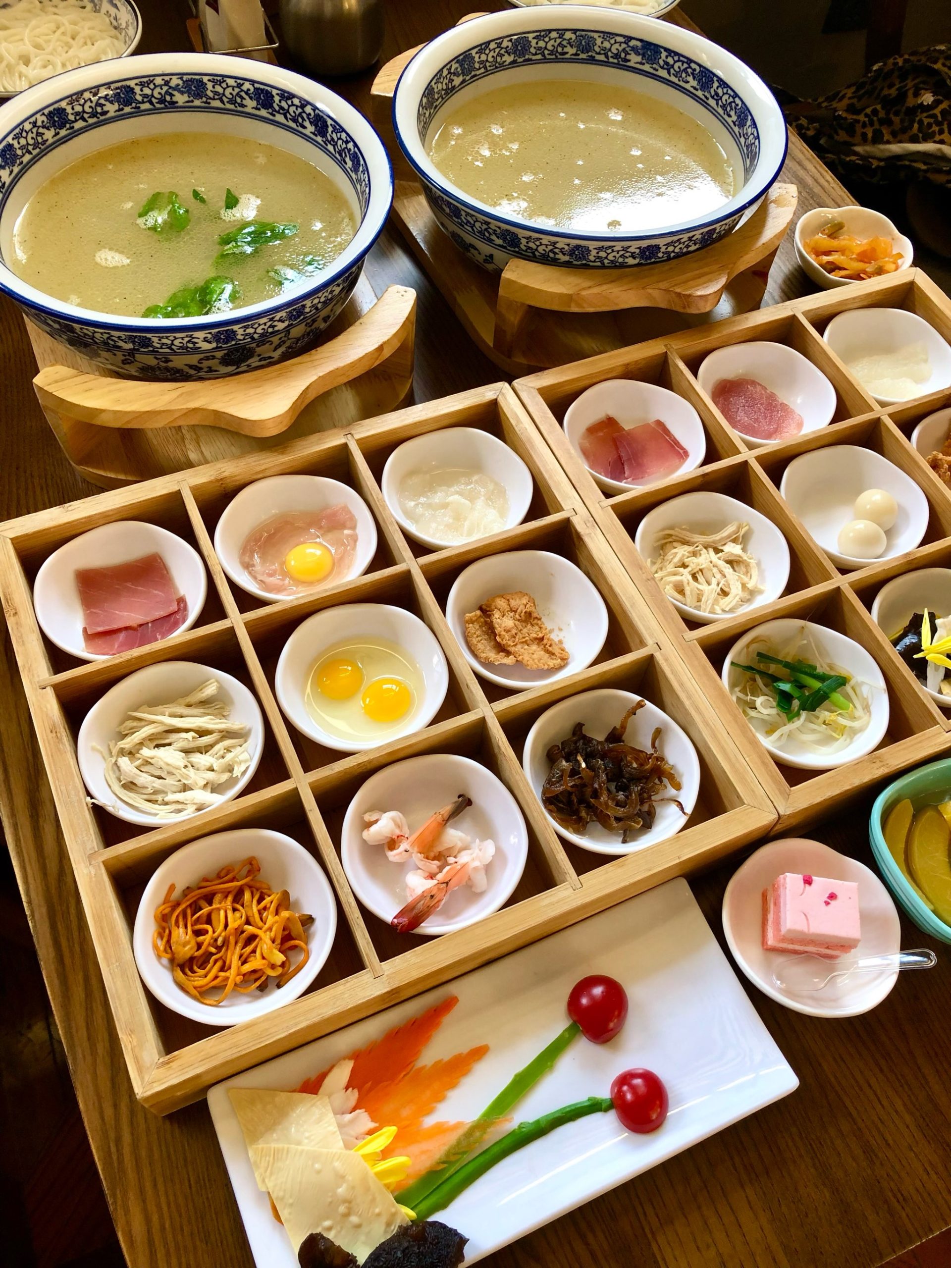 云南自驾游美食推荐，详细到餐馆名称和人均消费